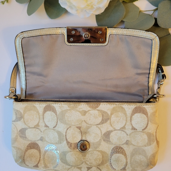 Coach signature Kristen flap sequins wristlet bag - Picture 7 of 11